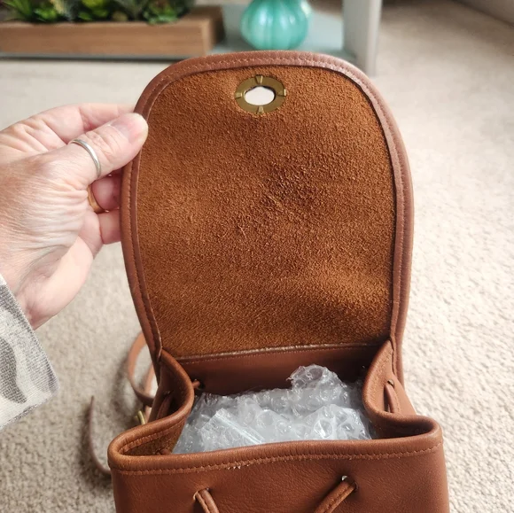 Vintage Coach Daypack Style# 9960 British Tan *Needs Repaired* - Picture 4 of 8